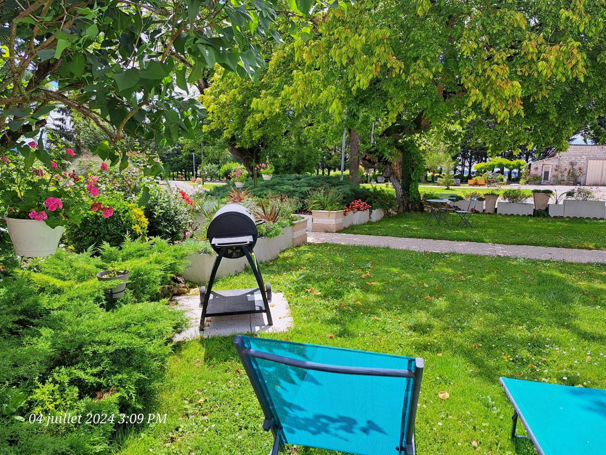 La Metairie Au Milieu Des Vignes Apartment Réaux Exterior foto