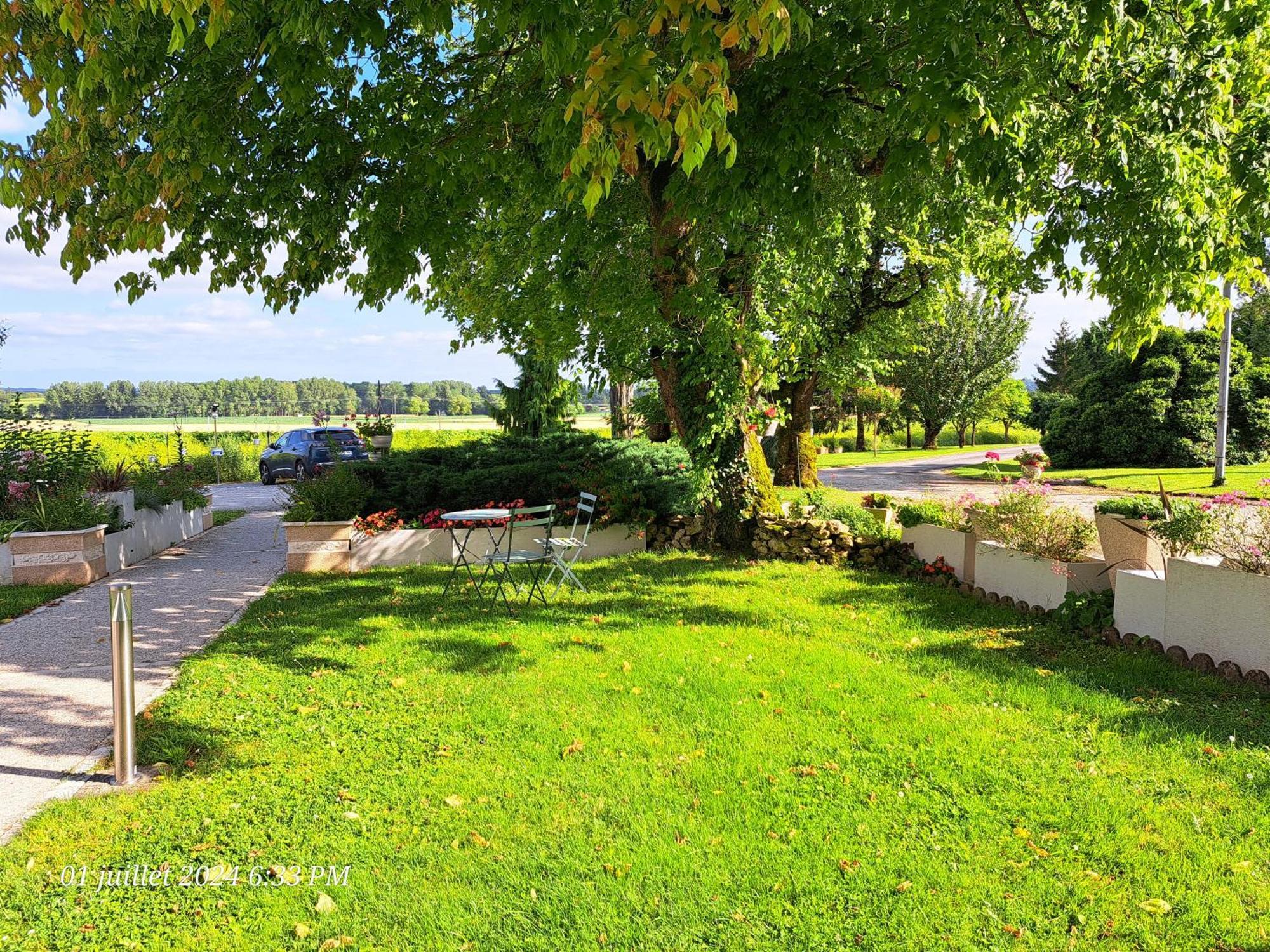 La Metairie Au Milieu Des Vignes Apartment Réaux Exterior foto